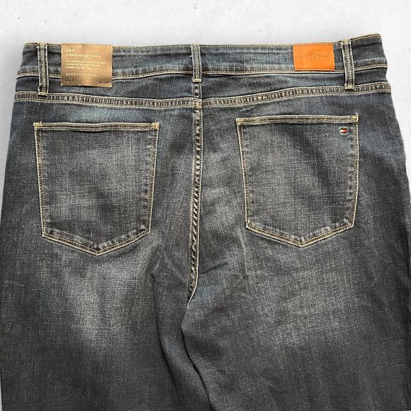 Tommy Hilfiger Women's Size 16 Medium Wash Blue Tribeca Straight Ankle Jeans - Picture 7 of 10